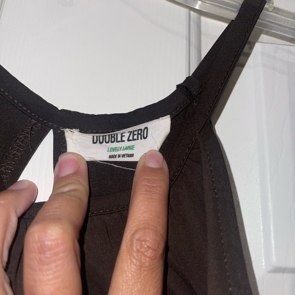 Elegant Brown Sleeveless Dress - Picture 3 of 4